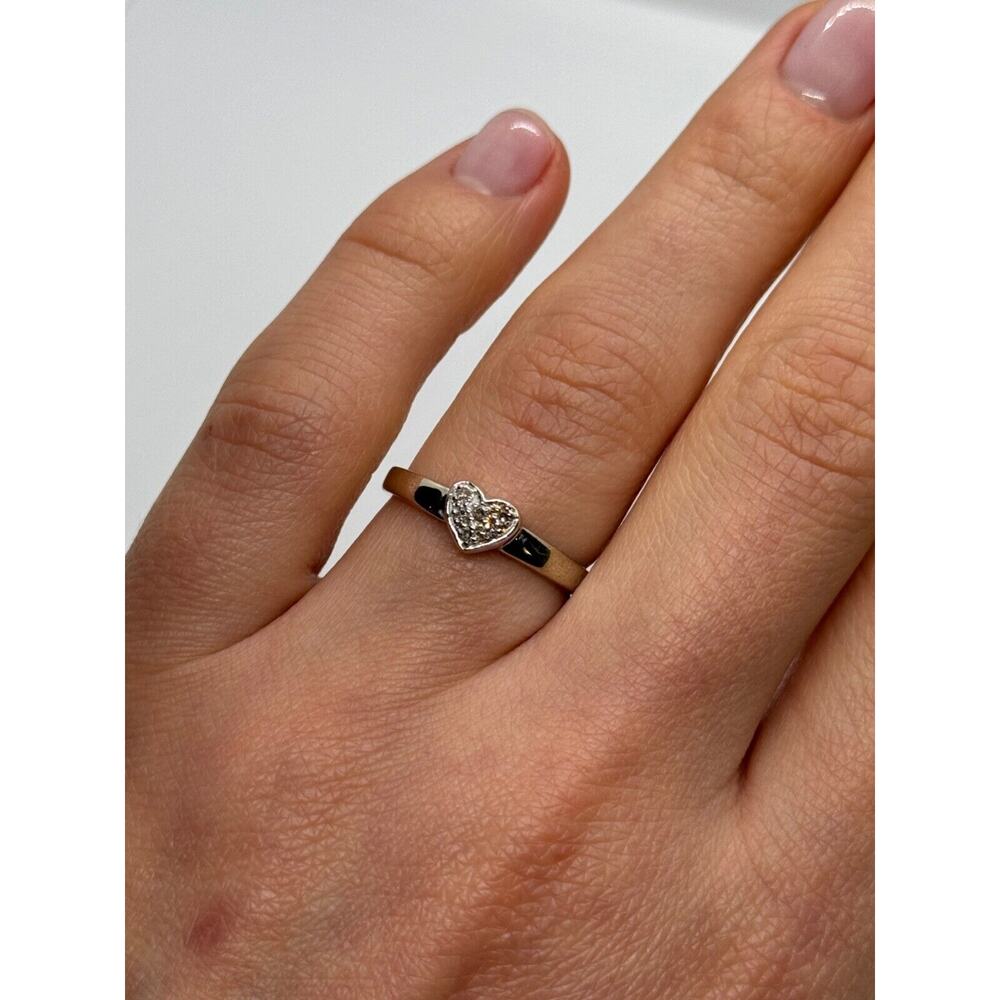 10K White Gold Diamond "Heart" Ring Size 6